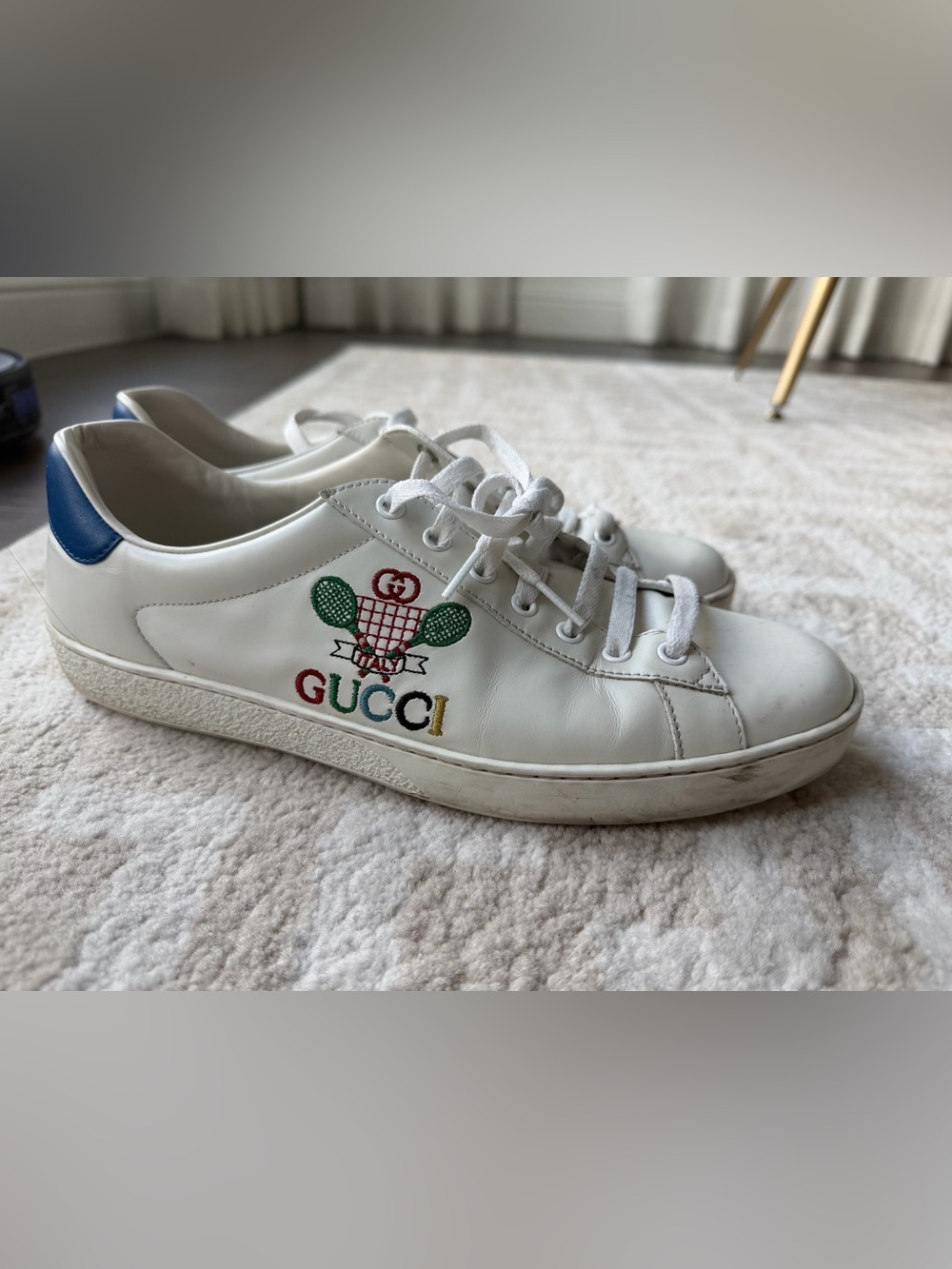 Gucci White Leather Tennis Sneakers with Blue Heel and Multicolor Logo